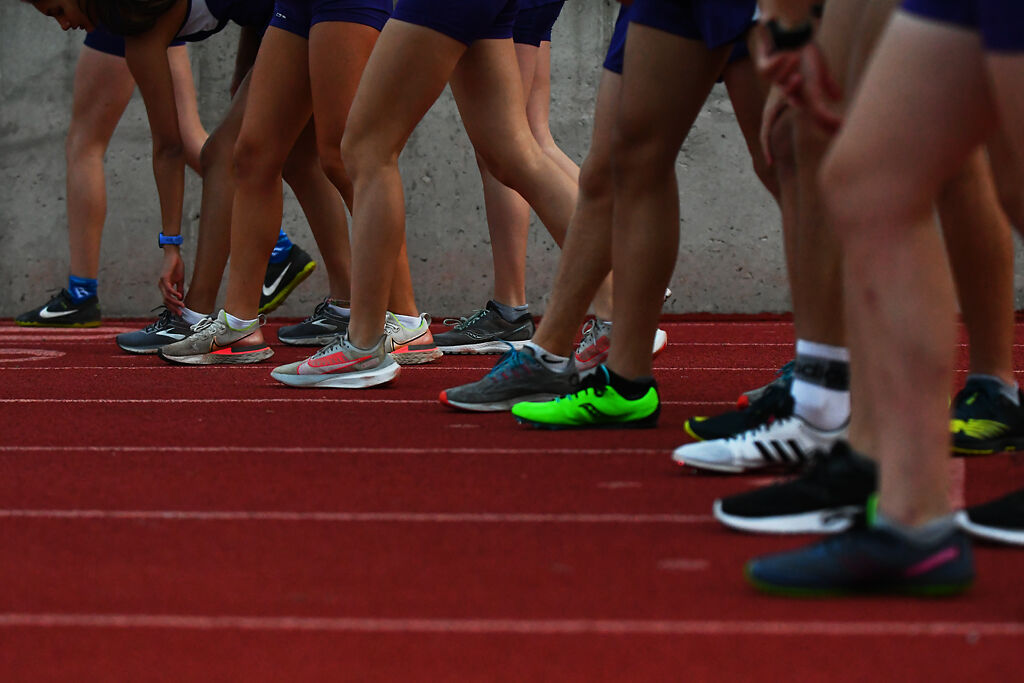 Hickman cross-country lines up at the starting line